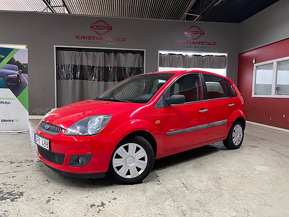 Ford Fiesta 2 of 7