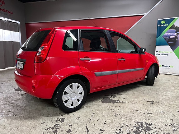 Ford Fiesta 4 of 7