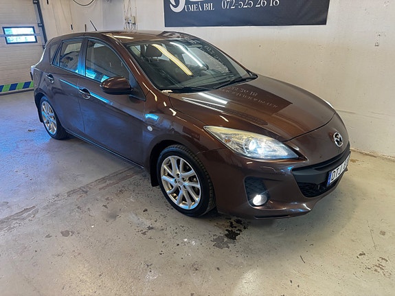 Mazda 3 4 of 5
