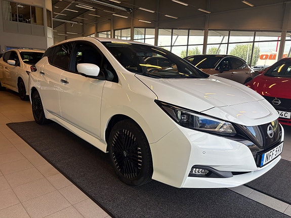 Nissan Leaf 3 of 5