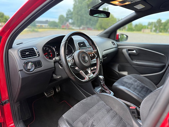 Volkswagen Polo 12 of 18