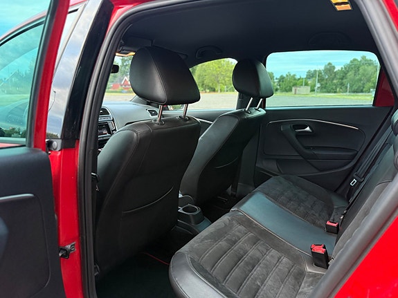 Volkswagen Polo 13 of 18