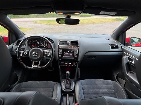 Volkswagen Polo 11 of 18