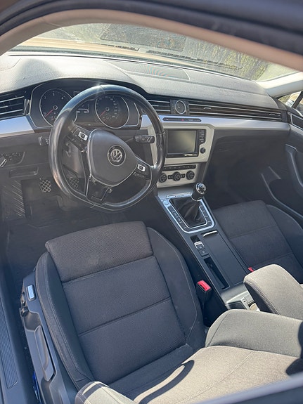 Volkswagen Passat 6 of 7