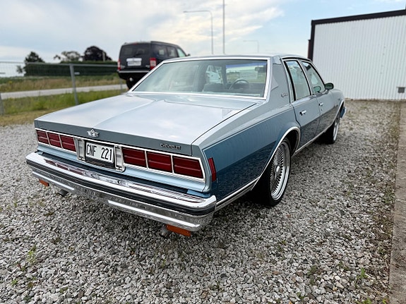 Chevrolet Caprice 4 of 5