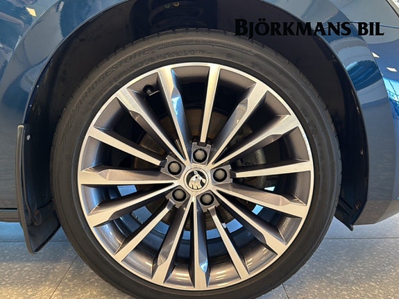 Skoda Superb 17 of 17
