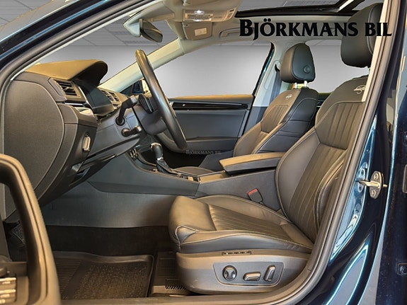 Skoda Superb 8 of 17