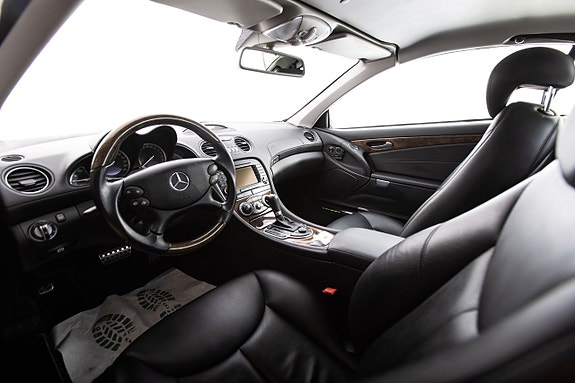 Mercedes-Benz SL500 13 of 28