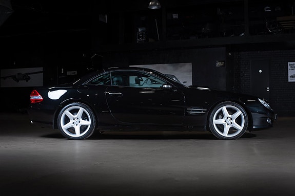 Mercedes-Benz SL500 6 of 28