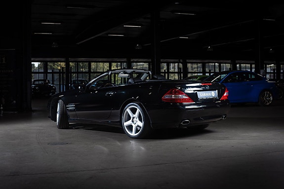 Mercedes-Benz SL500 3 of 5