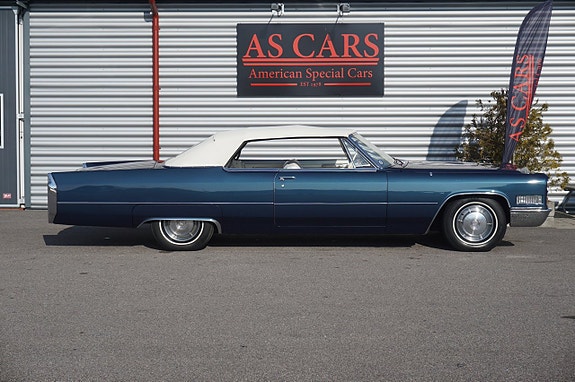 Cadillac Deville 5 of 5