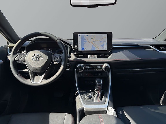 Toyota RAV4 Plug-in Hybrid 10 of 26