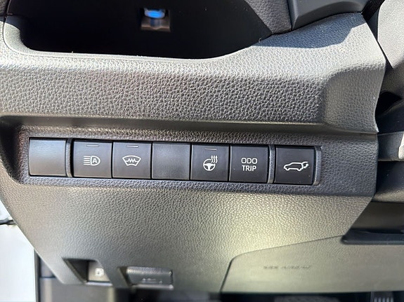 Toyota RAV4 Plug-in Hybrid 20 of 26