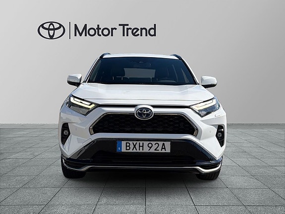 Toyota RAV4 Plug-in Hybrid 6 of 26