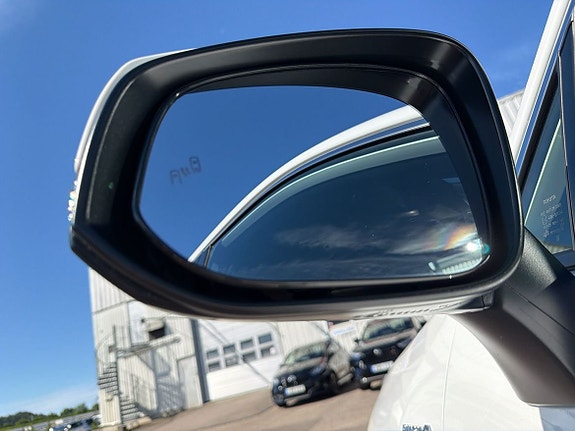 Toyota RAV4 Plug-in Hybrid 17 of 26