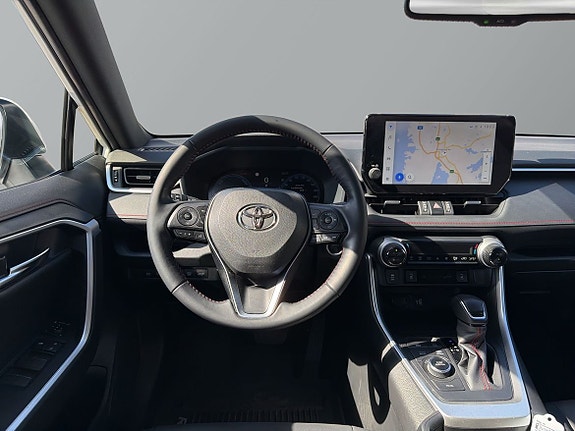 Toyota RAV4 Plug-in Hybrid 11 of 26