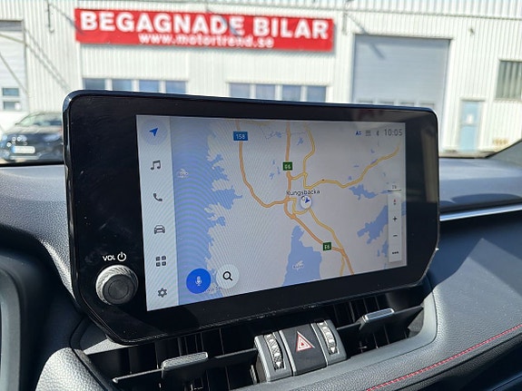 Toyota RAV4 Plug-in Hybrid 22 of 26