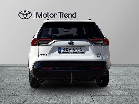 Toyota RAV4 Plug-in Hybrid 5 of 5