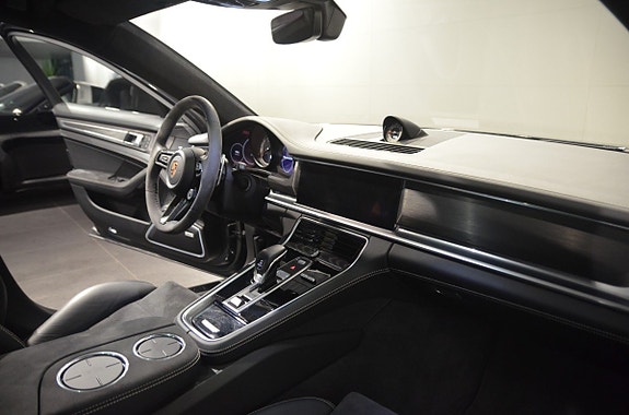 Porsche Panamera GTS 13 of 21