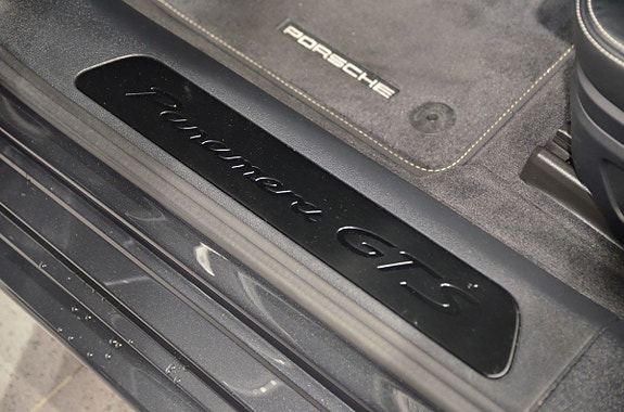 Porsche Panamera GTS 20 of 21