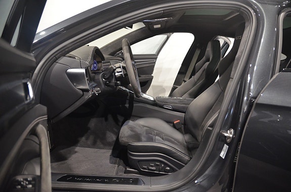 Porsche Panamera GTS 10 of 21