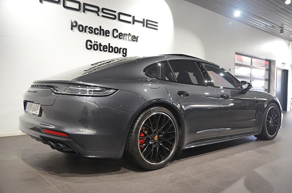 Porsche Panamera GTS 4 of 21