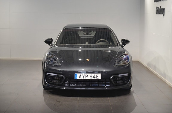 Porsche Panamera GTS 3 of 21