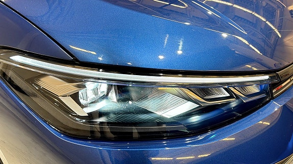 Volkswagen Passat 15 of 21