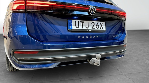 Volkswagen Passat 13 of 21