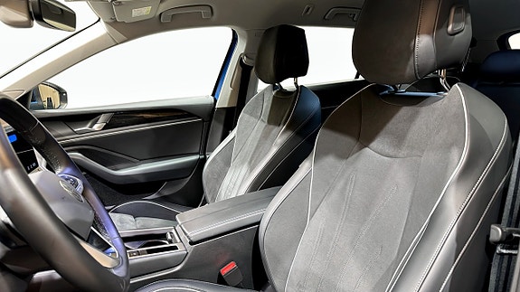 Volkswagen Passat 8 of 21