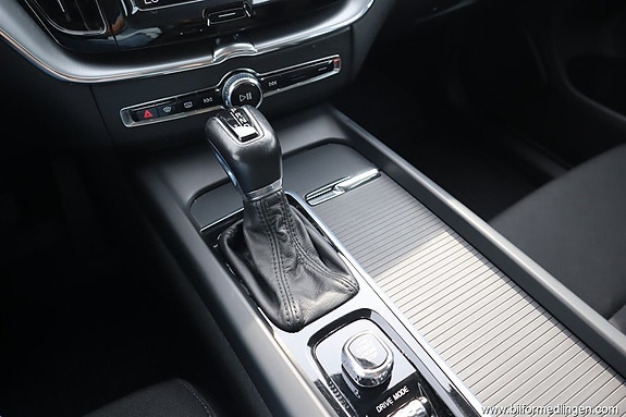 Volvo XC60 11 of 24