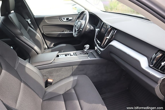 Volvo XC60 4 of 5