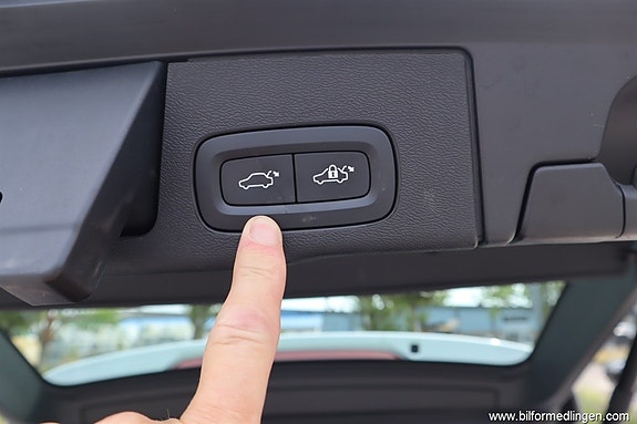 Volvo XC60 14 of 24