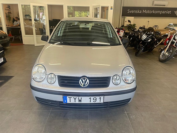 Volkswagen Polo 2 of 5