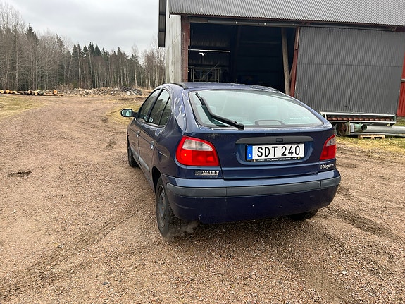 Renault Megane I 3 of 6