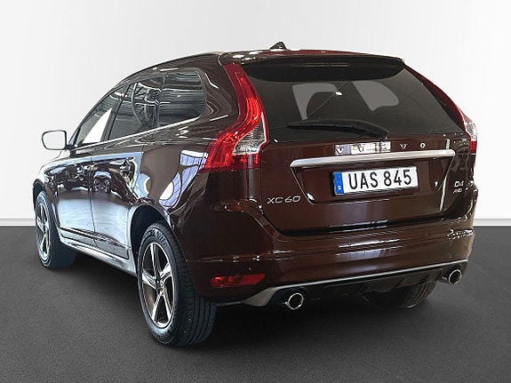 Volvo XC60 2 of 5