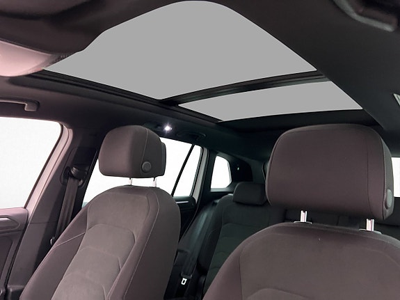 Volkswagen Tiguan 16 of 30