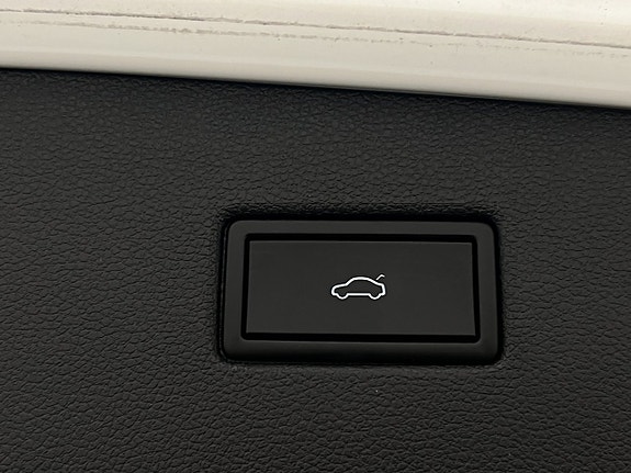 Volkswagen Tiguan 30 of 30