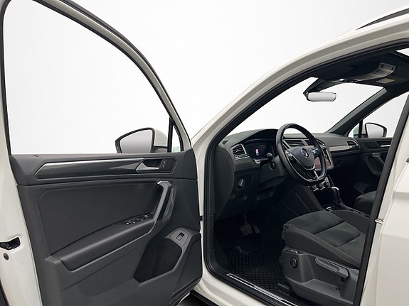 Volkswagen Tiguan 11 of 30