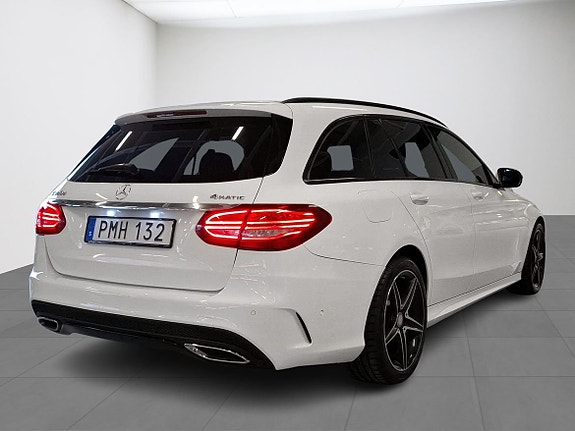 Mercedes-Benz C220 4 of 5