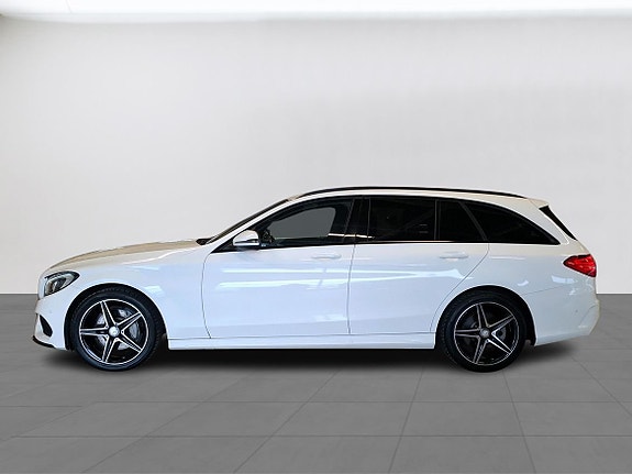 Mercedes-Benz C220 2 of 5