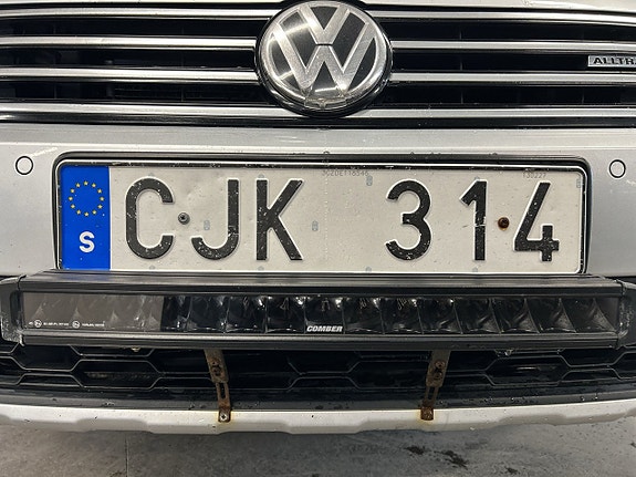 Volkswagen Passat Alltrack 18 of 22