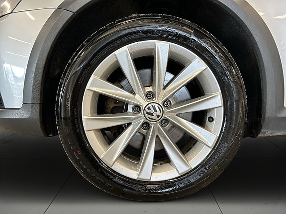 Volkswagen Passat Alltrack 14 of 22