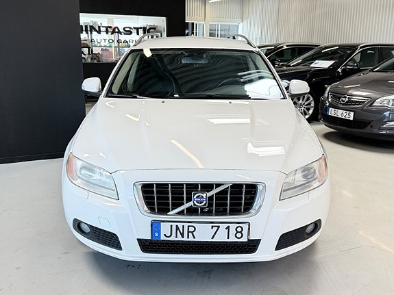 Volvo V70 4 of 5