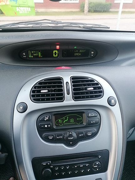 Citroen Xsara Picasso 4 of 5
