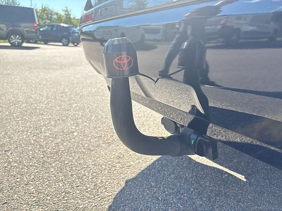 Toyota RAV4 Plug-in Hybrid 16 of 24