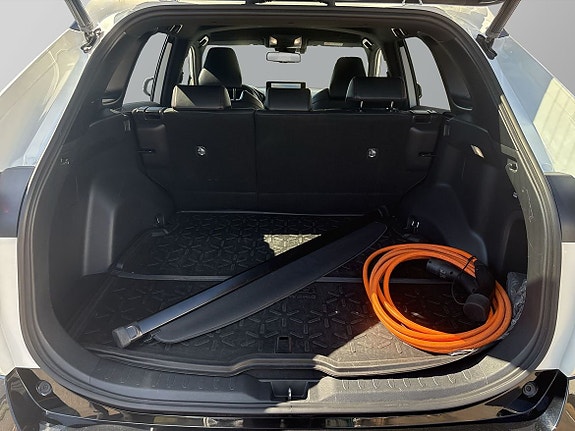 Toyota RAV4 Plug-in Hybrid 11 of 24