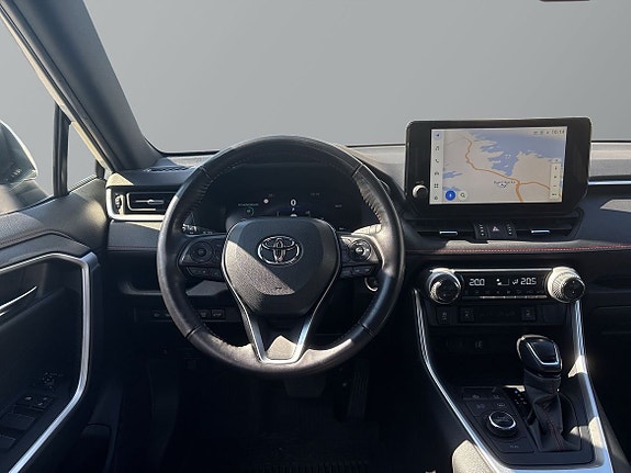 Toyota RAV4 Plug-in Hybrid 10 of 24
