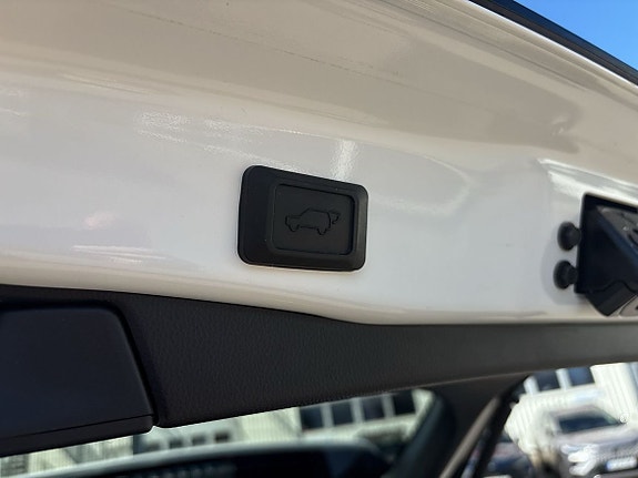 Toyota RAV4 Plug-in Hybrid 15 of 24