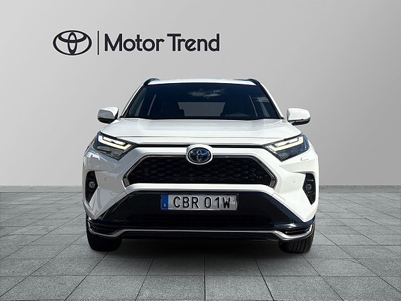 Toyota RAV4 Plug-in Hybrid 5 of 5